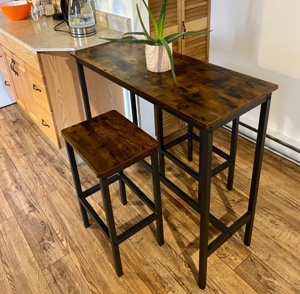 bar table with 2 stools in vintage industrial style