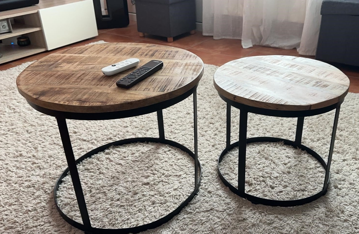 nesting coffee table set of 2 in round shape