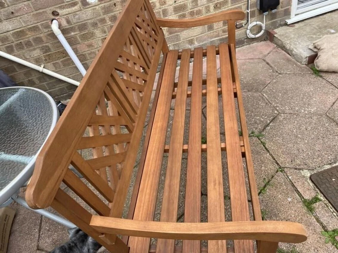 solid wood bench for outdoor use in a varnish finish