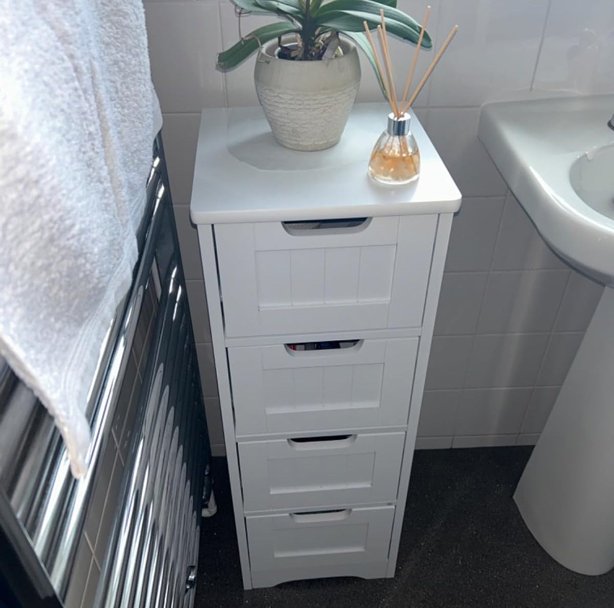 Freestanding MDF bathroom cabinet for toiletries and accessories