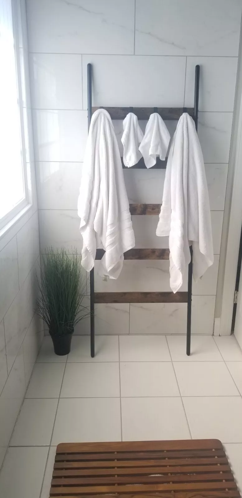 bathroom towel rack in ladder design with 5 tiers